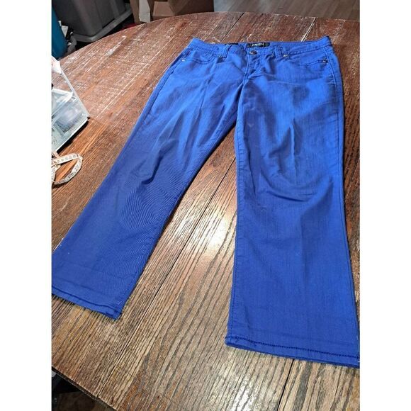Size 12/31 Nine West Blue Jeans Pants with Embellished Pockets Capris Cropped - Picture 1 of 5